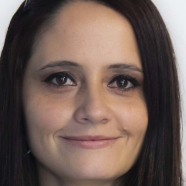 PAULINA DONOSO BAYAS PhD
Docente Experta en Comunicación 